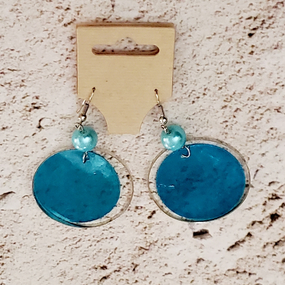 Boho Shell Earrings - Picture 2 of 5